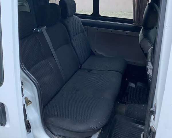 Белый Рено Кенгу, объемом двигателя 1.87 л и пробегом 440 тыс. км за 2800 $, фото 3 на Automoto.ua