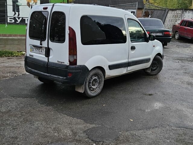 Белый Рено Кенгу, объемом двигателя 1.5 л и пробегом 300 тыс. км за 1600 $, фото 2 на Automoto.ua