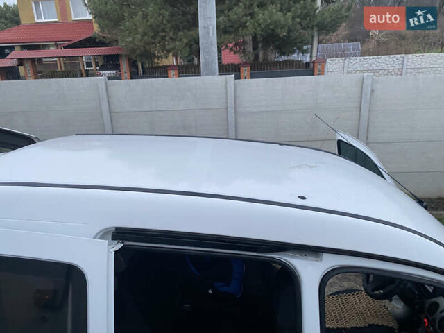 Белый Рено Кенгу, объемом двигателя 1.5 л и пробегом 329 тыс. км за 3700 $, фото 10 на Automoto.ua