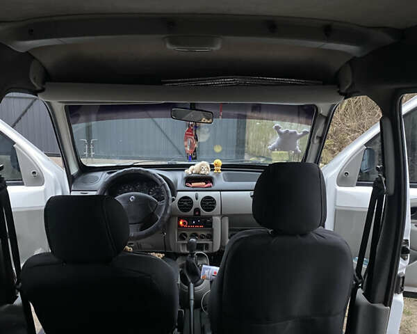 Белый Рено Кенгу, объемом двигателя 1.5 л и пробегом 329 тыс. км за 3700 $, фото 18 на Automoto.ua