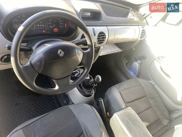 Белый Рено Кенгу, объемом двигателя 1.46 л и пробегом 490 тыс. км за 2499 $, фото 7 на Automoto.ua