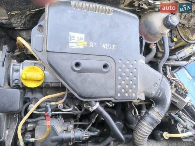 Белый Рено Кенгу, объемом двигателя 1.9 л и пробегом 329 тыс. км за 3800 $, фото 46 на Automoto.ua