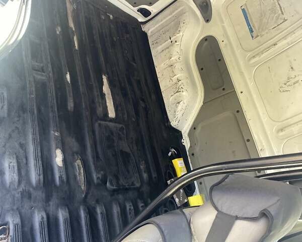 Белый Рено Кенгу, объемом двигателя 1.46 л и пробегом 490 тыс. км за 2499 $, фото 9 на Automoto.ua