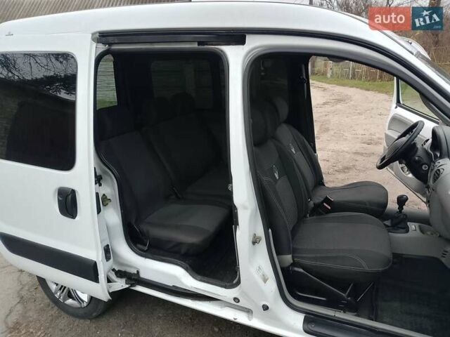 Белый Рено Кенгу, объемом двигателя 1.9 л и пробегом 287 тыс. км за 3300 $, фото 24 на Automoto.ua