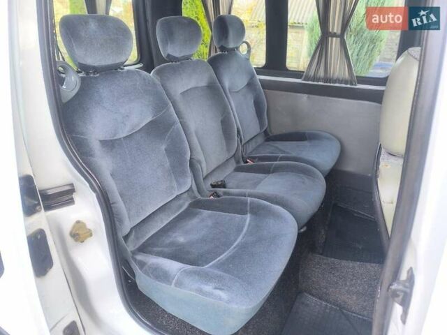 Белый Рено Кенгу, объемом двигателя 1.9 л и пробегом 329 тыс. км за 3800 $, фото 34 на Automoto.ua