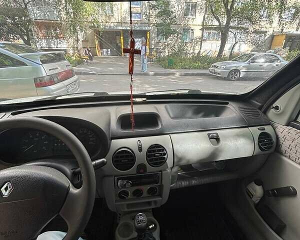 Белый Рено Кенгу, объемом двигателя 1.46 л и пробегом 90 тыс. км за 3500 $, фото 7 на Automoto.ua