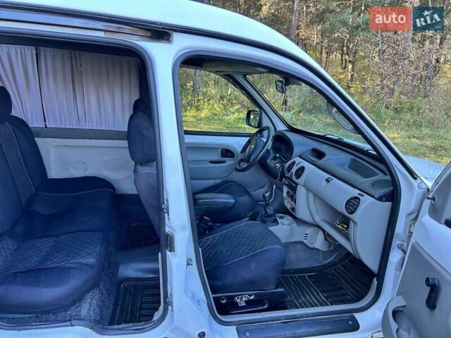 Рено Кєнгу 2003 у Чернівцях на Automoto.ua Білий Рено Кєнгу, об'ємом двигуна 1.5 л та пробігом 316 тис. км за 3400 $, фото 29 на Automoto.ua