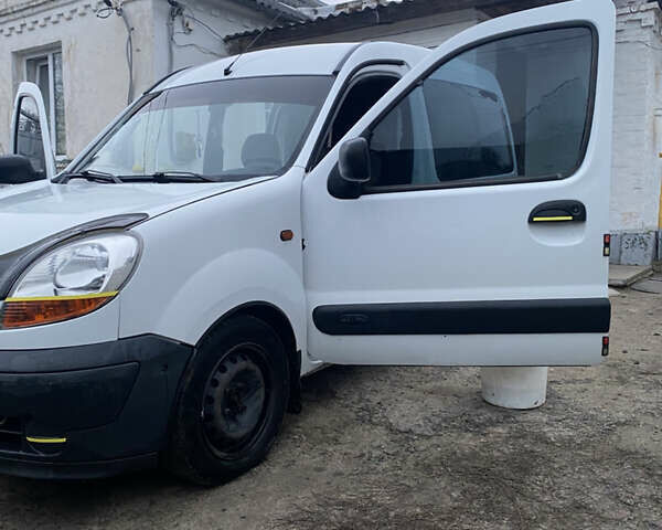 Белый Рено Кенгу, объемом двигателя 1.5 л и пробегом 329 тыс. км за 3700 $, фото 1 на Automoto.ua