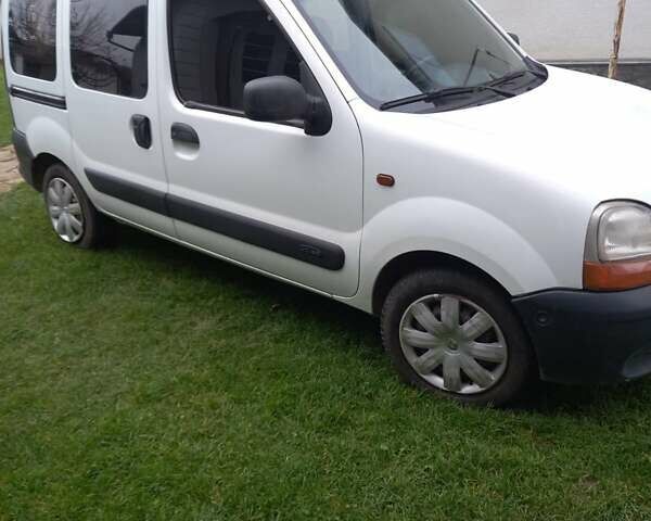 Белый Рено Кенгу, объемом двигателя 1.5 л и пробегом 245 тыс. км за 3700 $, фото 4 на Automoto.ua