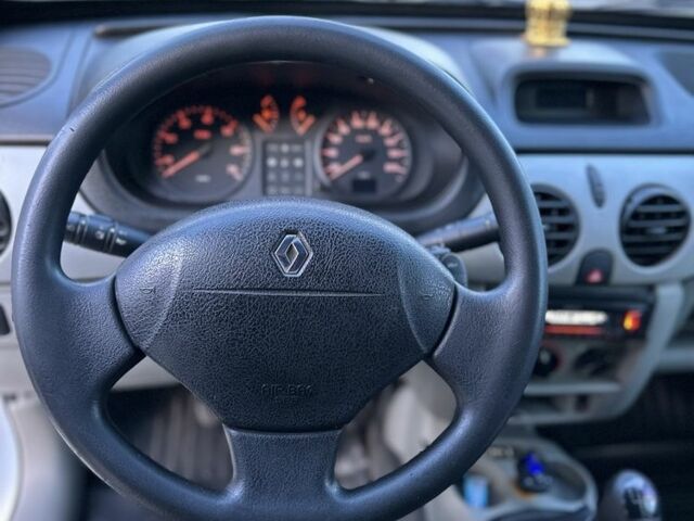 Рено Кенгу 2003 в Решетиловке на Automoto.ua Белый Рено Кенгу, объемом двигателя 1.5 л и пробегом 181 тыс. км за 4500 $, фото 8 на Automoto.ua