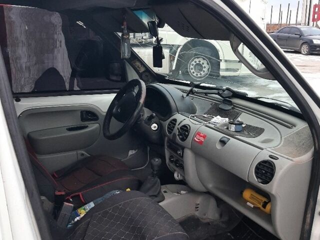 Белый Рено Кенгу, объемом двигателя 1.46 л и пробегом 350 тыс. км за 1500 $, фото 4 на Automoto.ua