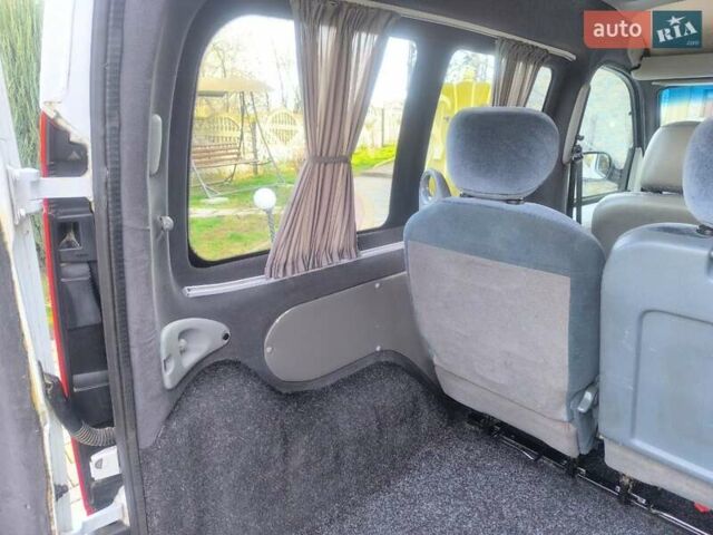 Белый Рено Кенгу, объемом двигателя 1.9 л и пробегом 329 тыс. км за 3800 $, фото 39 на Automoto.ua