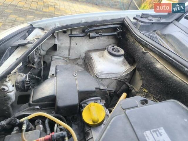 Белый Рено Кенгу, объемом двигателя 1.9 л и пробегом 329 тыс. км за 3800 $, фото 45 на Automoto.ua