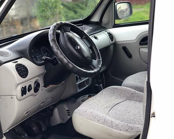 Белый Рено Кенгу, объемом двигателя 1.46 л и пробегом 372 тыс. км за 2700 $, фото 7 на Automoto.ua