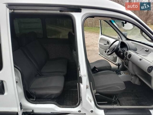 Белый Рено Кенгу, объемом двигателя 1.9 л и пробегом 287 тыс. км за 3300 $, фото 26 на Automoto.ua