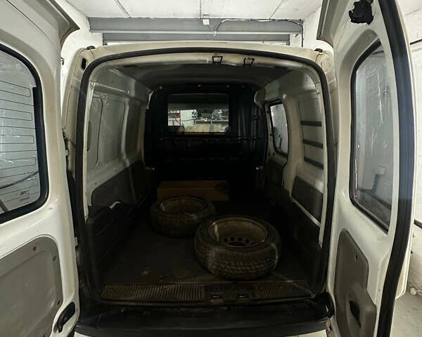 Белый Рено Кенгу, объемом двигателя 1.46 л и пробегом 500 тыс. км за 2100 $, фото 6 на Automoto.ua