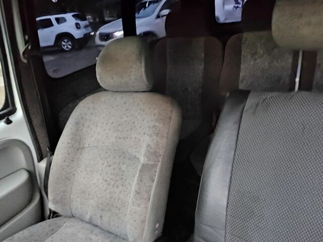 Белый Рено Кенгу, объемом двигателя 1.5 л и пробегом 300 тыс. км за 1600 $, фото 5 на Automoto.ua