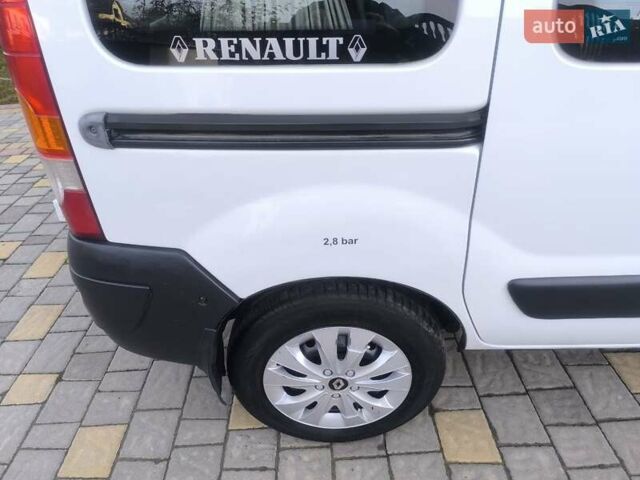 Белый Рено Кенгу, объемом двигателя 1.9 л и пробегом 329 тыс. км за 3800 $, фото 14 на Automoto.ua