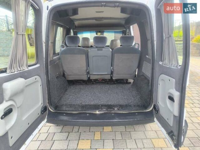 Белый Рено Кенгу, объемом двигателя 1.9 л и пробегом 329 тыс. км за 3800 $, фото 37 на Automoto.ua