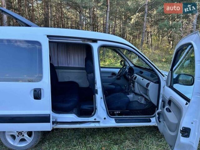 Рено Кєнгу 2003 у Чернівцях на Automoto.ua Білий Рено Кєнгу, об'ємом двигуна 1.5 л та пробігом 316 тис. км за 3400 $, фото 27 на Automoto.ua