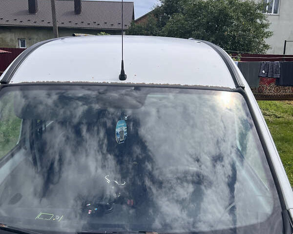 Белый Рено Кенгу, объемом двигателя 1.46 л и пробегом 395 тыс. км за 2500 $, фото 6 на Automoto.ua