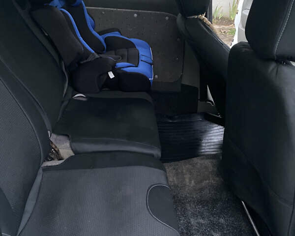 Белый Рено Кенгу, объемом двигателя 1.5 л и пробегом 329 тыс. км за 3700 $, фото 27 на Automoto.ua