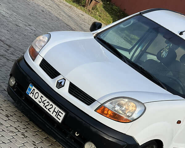 Белый Рено Кенгу, объемом двигателя 1.46 л и пробегом 300 тыс. км за 2750 $, фото 1 на Automoto.ua