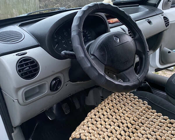 Белый Рено Кенгу, объемом двигателя 1.5 л и пробегом 329 тыс. км за 3700 $, фото 24 на Automoto.ua