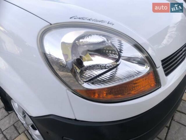 Белый Рено Кенгу, объемом двигателя 1.9 л и пробегом 329 тыс. км за 3800 $, фото 19 на Automoto.ua