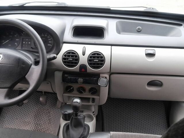 Белый Рено Кенгу, объемом двигателя 1.5 л и пробегом 196 тыс. км за 3100 $, фото 14 на Automoto.ua