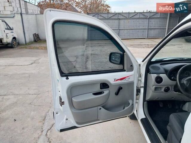 Белый Рено Кенгу, объемом двигателя 1.46 л и пробегом 218 тыс. км за 4000 $, фото 12 на Automoto.ua