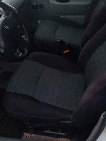 Білий Рено Кєнгу, об'ємом двигуна 1.5 л та пробігом 372 тис. км за 3700 $, фото 8 на Automoto.ua