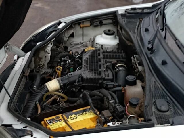 Белый Рено Кенгу, объемом двигателя 1.5 л и пробегом 196 тыс. км за 3100 $, фото 22 на Automoto.ua