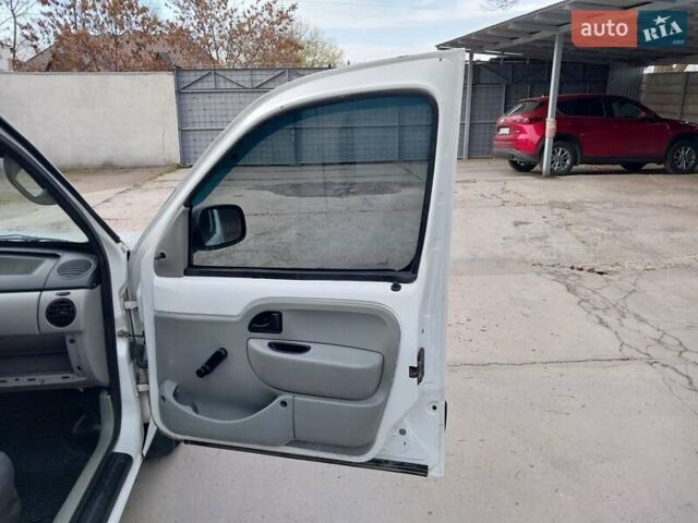 Белый Рено Кенгу, объемом двигателя 1.46 л и пробегом 218 тыс. км за 4000 $, фото 15 на Automoto.ua