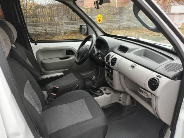 Белый Рено Кенгу, объемом двигателя 1.5 л и пробегом 335 тыс. км за 3650 $, фото 5 на Automoto.ua