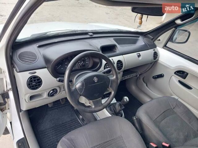Белый Рено Кенгу, объемом двигателя 1.46 л и пробегом 218 тыс. км за 4000 $, фото 14 на Automoto.ua