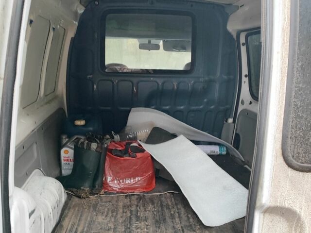 Білий Рено Кєнгу, об'ємом двигуна 1.5 л та пробігом 320 тис. км за 3428 $, фото 4 на Automoto.ua