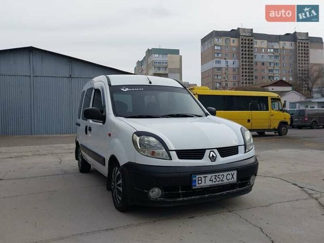 Белый Рено Кенгу, объемом двигателя 1.46 л и пробегом 218 тыс. км за 4000 $, фото 11 на Automoto.ua