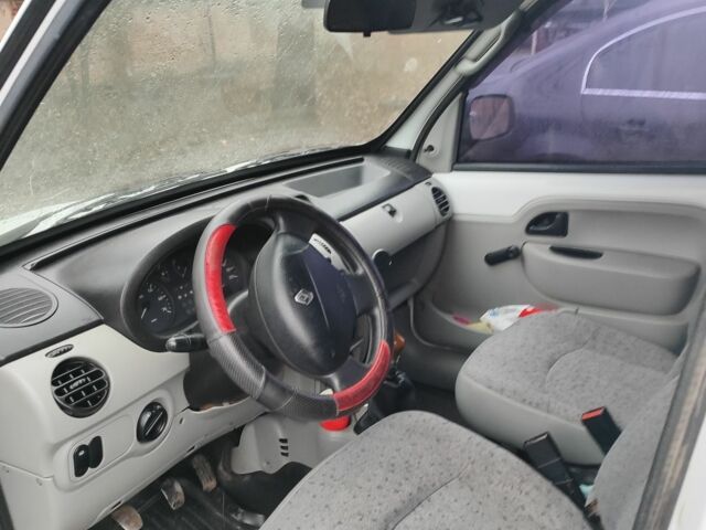 Білий Рено Кєнгу, об'ємом двигуна 1.5 л та пробігом 320 тис. км за 3428 $, фото 3 на Automoto.ua