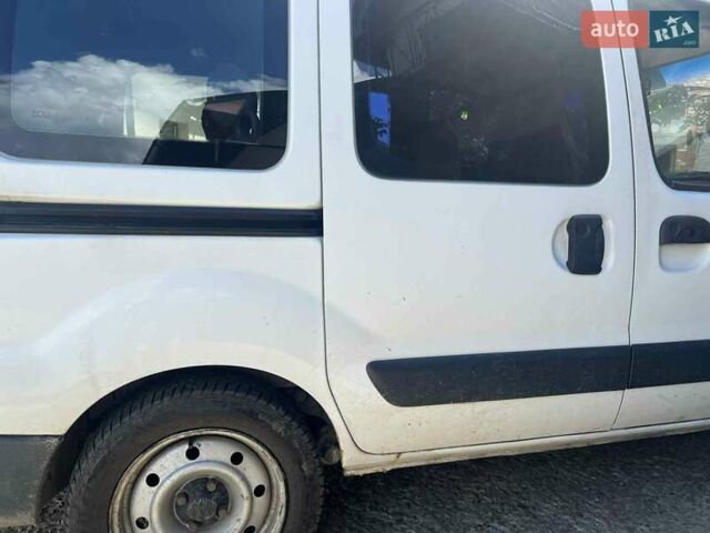 Белый Рено Кенгу, объемом двигателя 1.46 л и пробегом 290 тыс. км за 4200 $, фото 1 на Automoto.ua