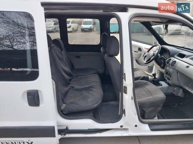 Белый Рено Кенгу, объемом двигателя 1.46 л и пробегом 218 тыс. км за 4000 $, фото 17 на Automoto.ua
