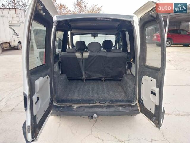 Белый Рено Кенгу, объемом двигателя 1.46 л и пробегом 218 тыс. км за 4000 $, фото 18 на Automoto.ua