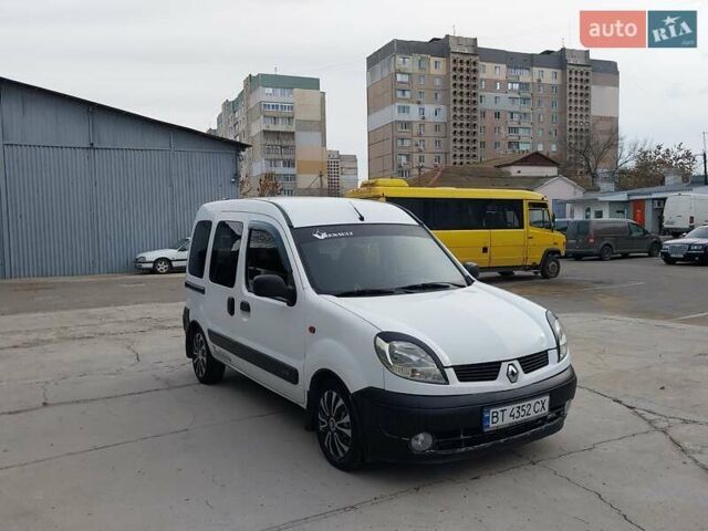 Белый Рено Кенгу, объемом двигателя 1.46 л и пробегом 218 тыс. км за 4000 $, фото 10 на Automoto.ua