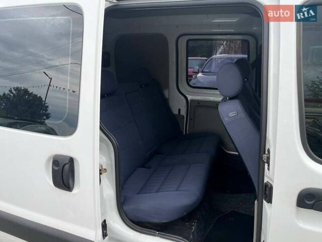 Белый Рено Кенгу, объемом двигателя 1.6 л и пробегом 230 тыс. км за 4699 $, фото 18 на Automoto.ua