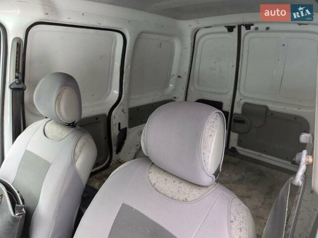 Белый Рено Кенгу, объемом двигателя 1.15 л и пробегом 251 тыс. км за 3000 $, фото 6 на Automoto.ua