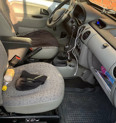 Рено Кенгу 2004 в Тячеве на Automoto.ua Белый Рено Кенгу, объемом двигателя 1.5 л и пробегом 273 тыс. км за 3800 $, фото 2 на Automoto.ua