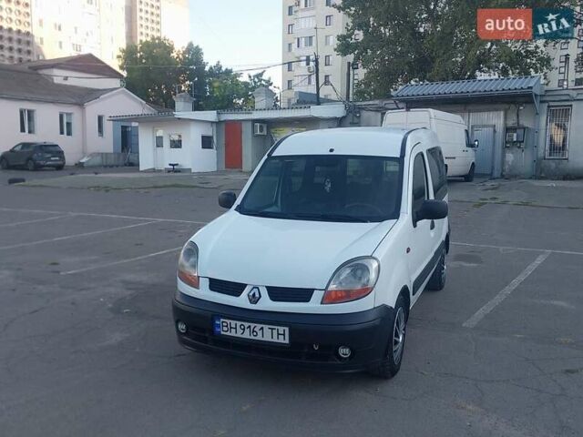 Білий Рено Кєнгу, об'ємом двигуна 4.25 л та пробігом 300 тис. км за 3900 $, фото 1 на Automoto.ua