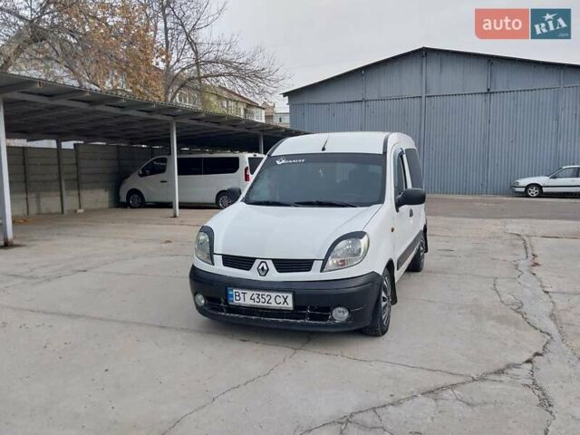 Белый Рено Кенгу, объемом двигателя 1.46 л и пробегом 218 тыс. км за 4000 $, фото 1 на Automoto.ua