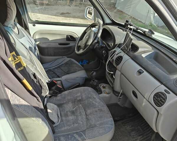 Білий Рено Кєнгу, об'ємом двигуна 1.5 л та пробігом 406 тис. км за 3000 $, фото 4 на Automoto.ua