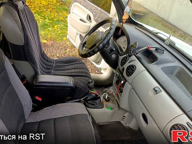 Білий Рено Кєнгу, об'ємом двигуна 1.5 л та пробігом 256 тис. км за 3500 $, фото 5 на Automoto.ua